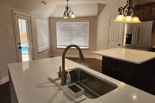 3324 Sir Stewart Cir, Grand Prairie, TX 75052 - Photo 6