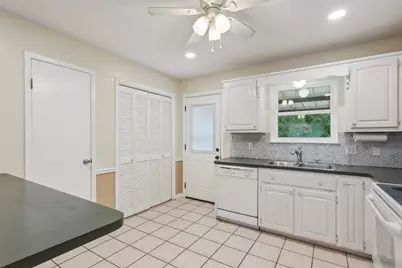 103 Spring Oak Street, Lacy Lakeview, TX 76705 - Photo 10