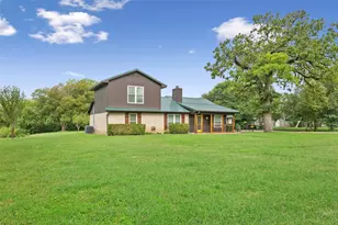103 Spring Oak St, Lacy Lakeview, TX 76705 - Photo 2