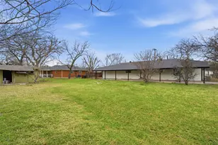 1005 E Craven Ave, Lacy Lakeview, TX 76705 - Photo 16