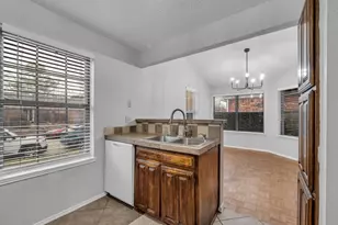 2806 Harvest Lake Dr, Irving, TX 75060 - Photo 10