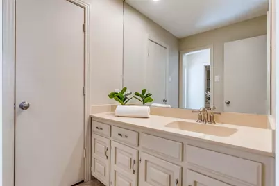 6523 Brook Lake Drive, Dallas, TX 75248 - Photo 14