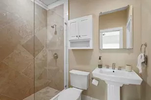 4319 Cabell Dr, Dallas, TX 75204 - Photo 32