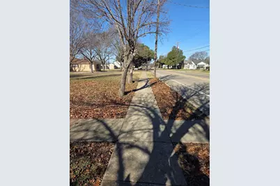 307 Dallas Ave., Lancaster, TX 75146 - Photo 2