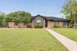 9130 Hanging Moss Dr, Granbury, TX 76049 - Photo 2
