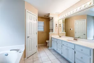 9130 Hanging Moss Dr, Granbury, TX 76049 - Photo 18