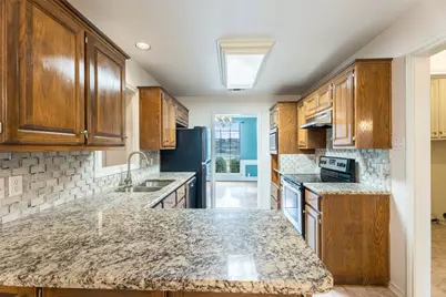 9130 Hanging Moss Drive, Granbury, TX 76049 - Photo 8