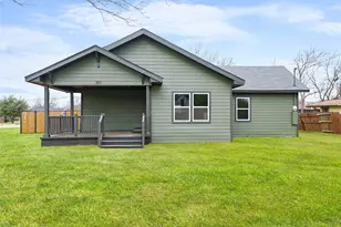 301 N Friou St, Alvarado, TX 76009 - Photo 2