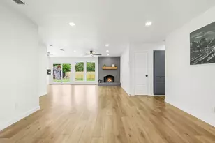 2003 Deerfield Dr, Carrollton, TX 75007 - Photo 4