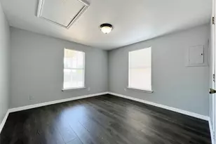 2625 E 12th St, Fort Worth, TX 76111 - Photo 10