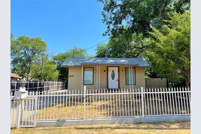 2625 E 12th Street, Fort Worth, TX 76111 - Photo 1