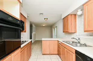 918 Kerry St, Benbrook, TX 76126 - Photo 6