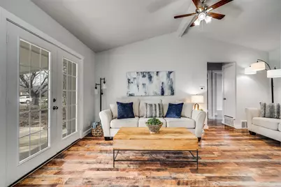 941 Willow Circle S, Burleson, TX 76028 - Photo 4