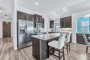 402 Shirley Dr, Alvarado, TX 76009 - Photo 4