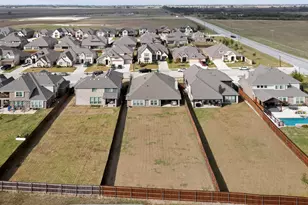 205 Lakewood Ln, Ponder, TX 76259 - Photo 2