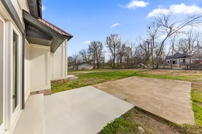 1259 Bonham Street, Paris, TX 75460 - Photo 16