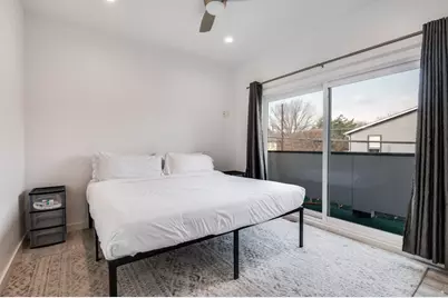 130 S Cisco Street, Dallas, TX 75246 - Photo 22