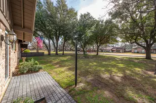 2124 Ridge Ln, Grapevine, TX 76051 - Photo 2