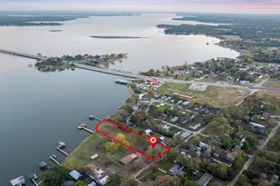 327 Nob Hill Ln, Seven Points, TX 75143 - Photo 1