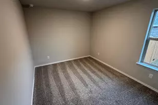 568 Marsh St, Cleburne, TX 76033 - Photo 16