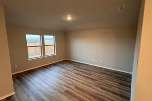 568 Marsh St, Cleburne, TX 76033 - Photo 8