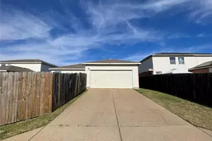 724 Courson Dr, DeSoto, TX 75115 - Photo 2