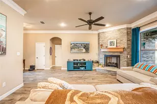 8825 Sundance Pl Ct, Granbury, TX 76049 - Photo 8