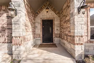 8825 Sundance Pl Ct, Granbury, TX 76049 - Photo 2