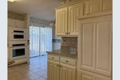 5205 Rustle Leaf Drive, Arlington, TX 76017 - Photo 8