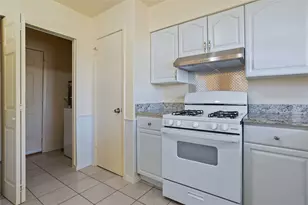 3718 Yellowstone St, Irving, TX 75062 - Photo 10