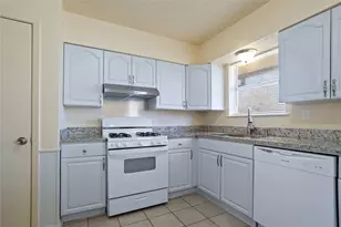 3718 Yellowstone St, Irving, TX 75062 - Photo 8