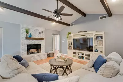 449 Meadowhill Drive, Benbrook, TX 76126 - Photo 10