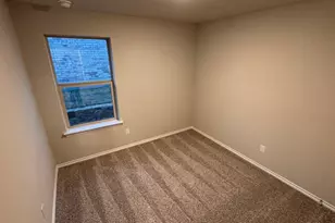 560 Marsh St, Cleburne, TX 76033 - Photo 16