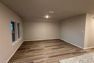 560 Marsh St, Cleburne, TX 76033 - Photo 6