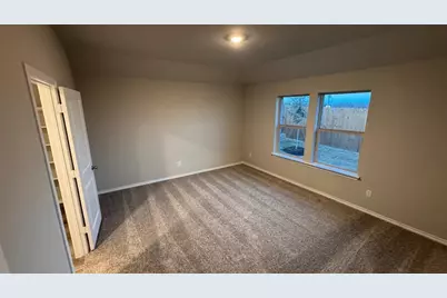 560 Marsh Street, Cleburne, TX 76033 - Photo 8