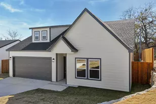 2619 Hillside Dr, Granbury, TX 76048 - Photo 2