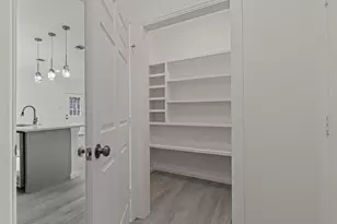 2619 Hillside Dr, Granbury, TX 76048 - Photo 14