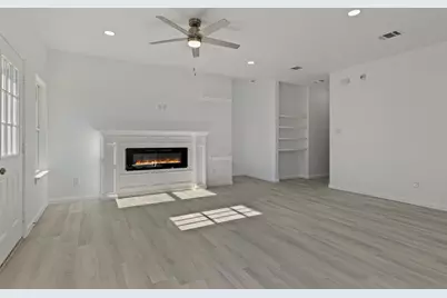 2619 Hillside Drive, Granbury, TX 76048 - Photo 8