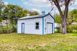 11521 Fernald Ave, Dallas, TX 75218 - Photo 32