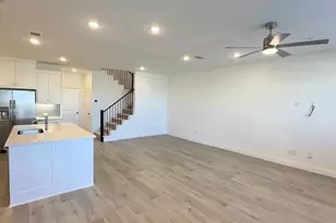 9575 Speaker Dr, Frisco, TX 75035 - Photo 4