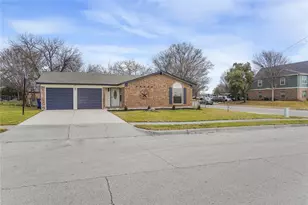 245 E Malone Ave, Crowley, TX 76036 - Photo 36