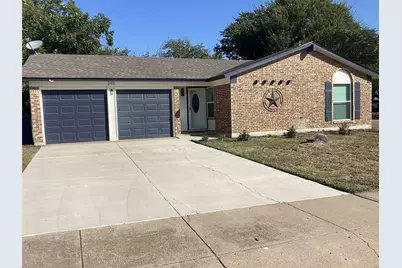 245 E Malone Avenue, Crowley, TX 76036 - Photo 6