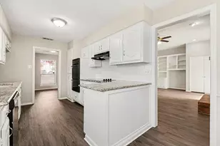 2242 Carmel Dr, Carrollton, TX 75006 - Photo 10