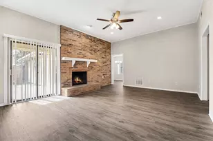 2242 Carmel Dr, Carrollton, TX 75006 - Photo 6