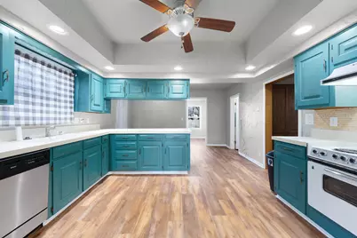 814 N Spring Street, Grand Saline, TX 75140 - Photo 8