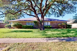 308 Towne House Ln, Richardson, TX 75081 - Photo 2