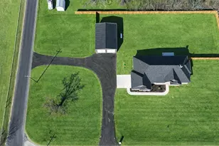 25 Pear Tree Ln, Collinsville, TX 76233 - Photo 6