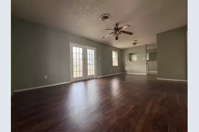 811 Manhattan Drive, Dallas, TX 75217 - Photo 2