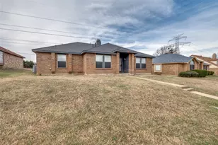 1004 Eagle Dr, DeSoto, TX 75115 - Photo 2