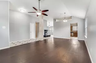 1004 Eagle Dr, DeSoto, TX 75115 - Photo 6